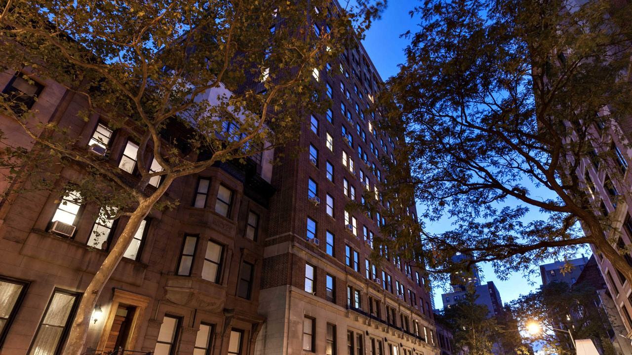 Parc Coliseum - Photo 4 of 40