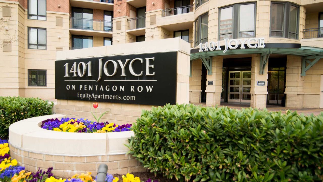 1401 Joyce on Pentagon Row - Photo 3 of 48