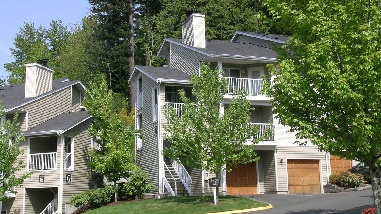 Ivorywood - Photo 3 of 47