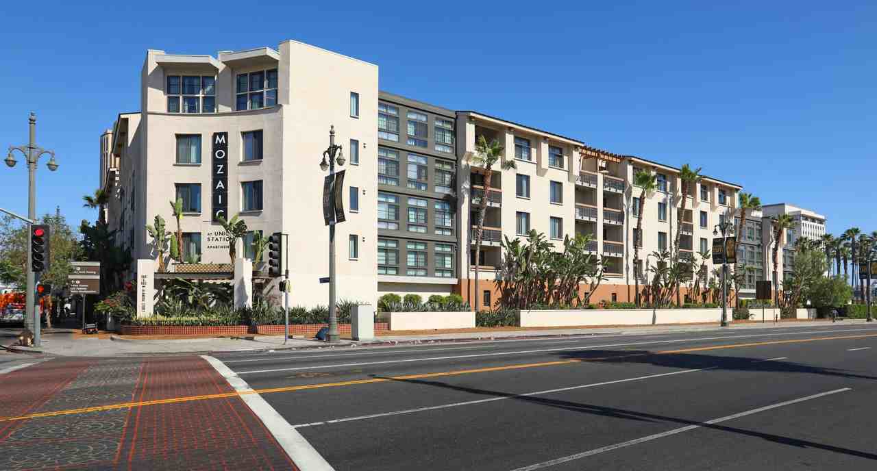 Mozaic at Union Station - Photo 3 of 50