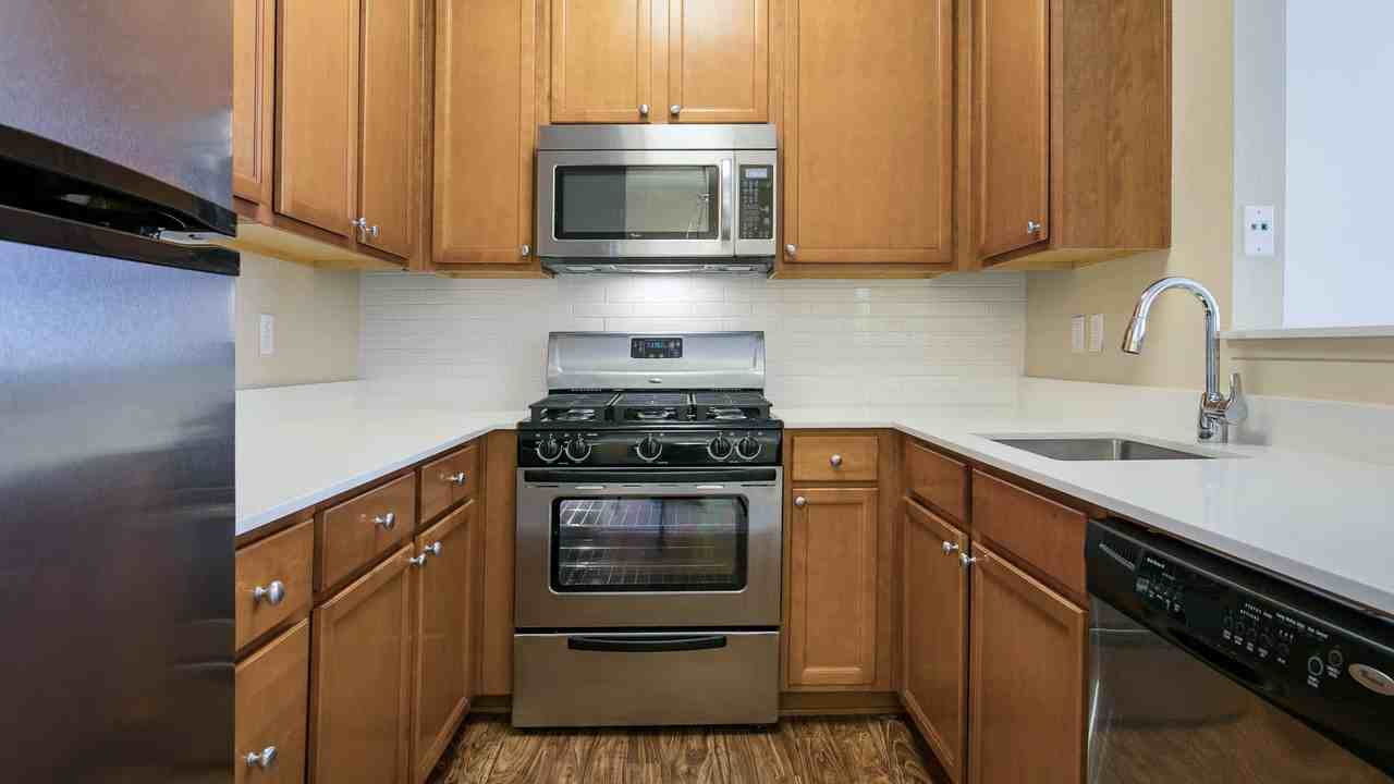 Kenwood Mews - Photo 6 of 34