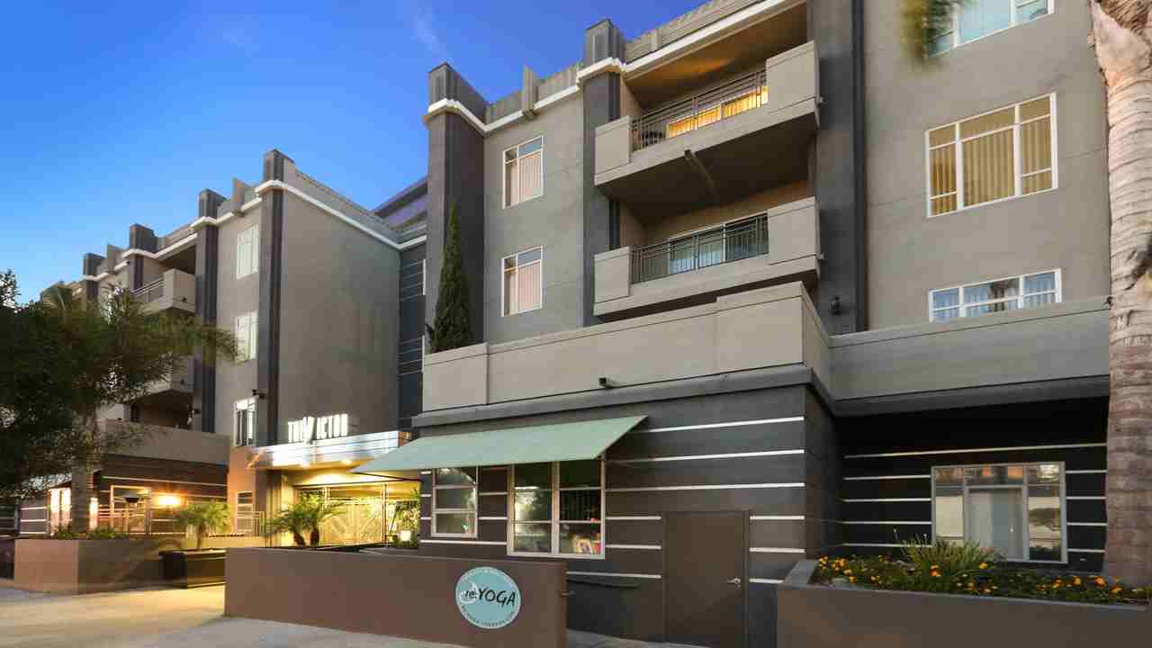 Victor on Venice - Photo 7 of 41