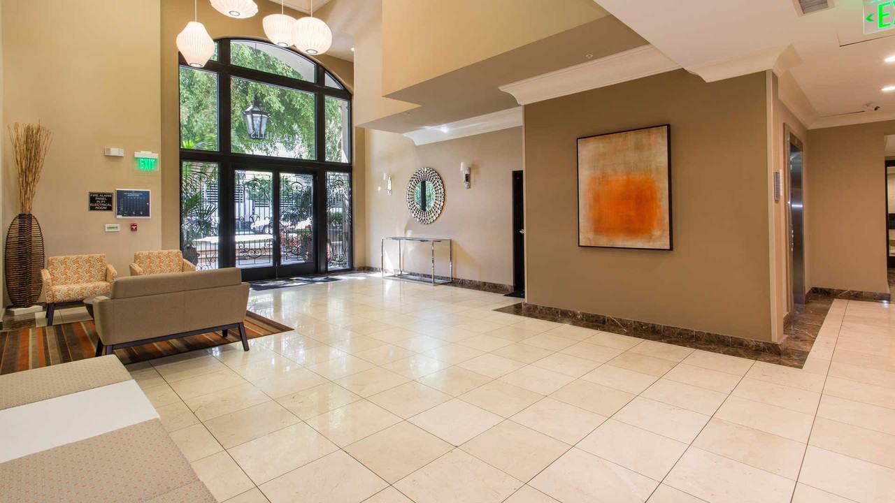 Versailles Koreatown - Photo 5 of 47