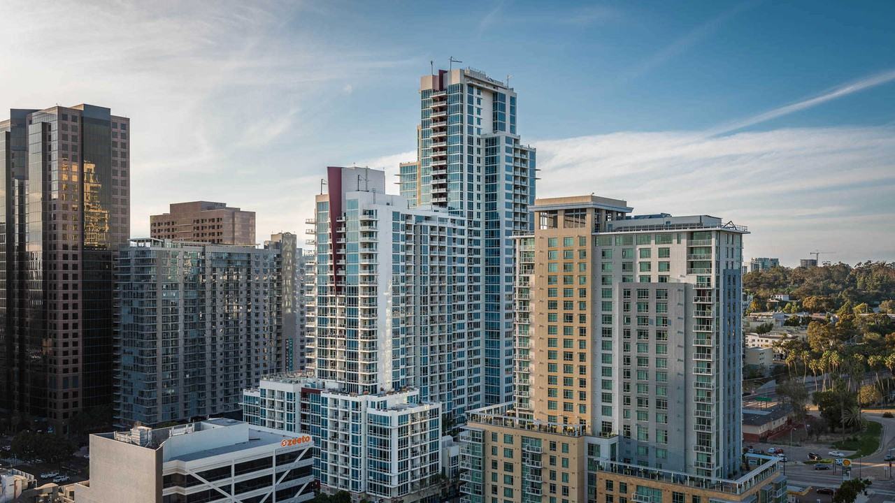 Vantage Pointe - Photo 2 of 35