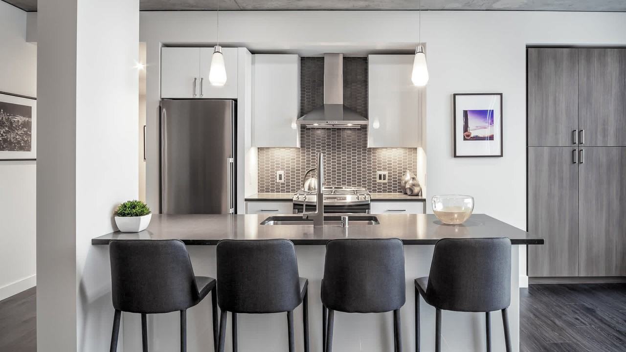 Helios - Photo 7 of 50