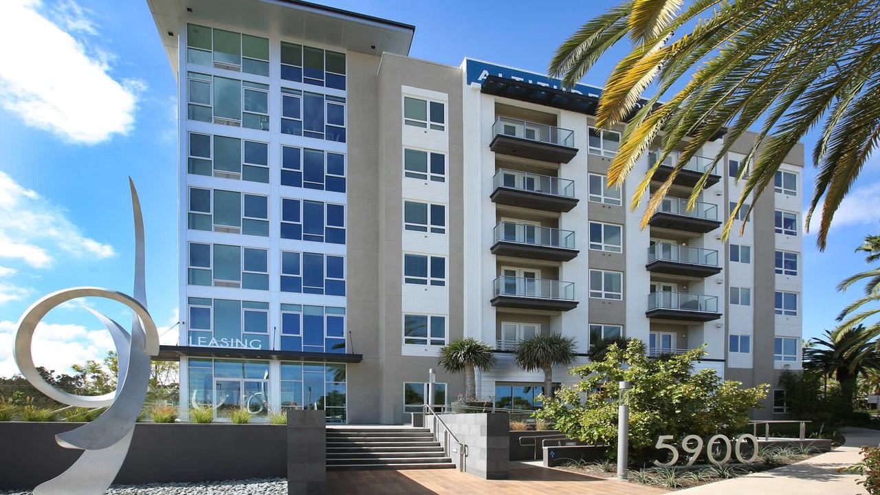 Altitude - Photo 2 of 47