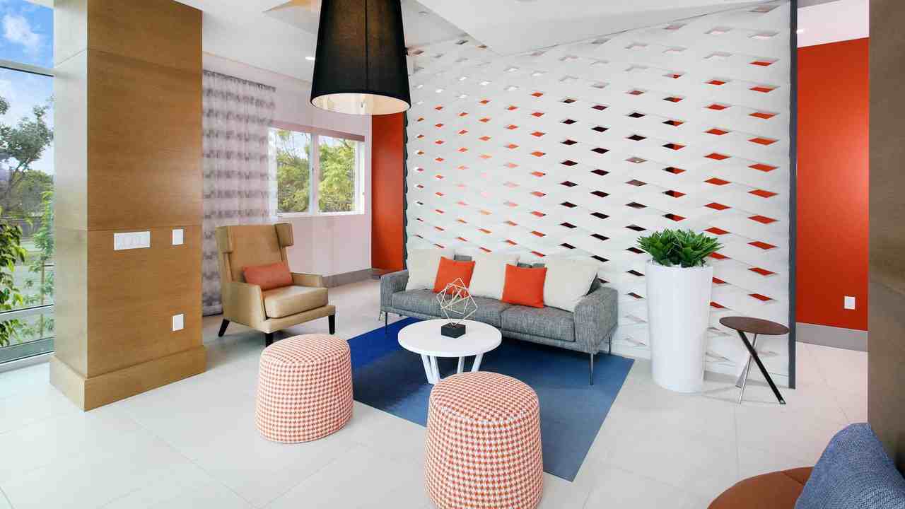 Altitude - Photo 4 of 47