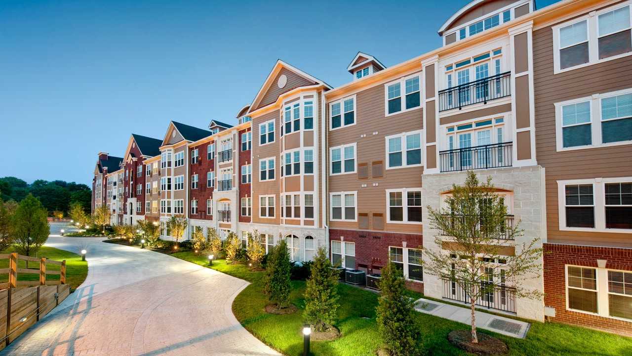 Westchester Rockville Station - Photo 5 of 44