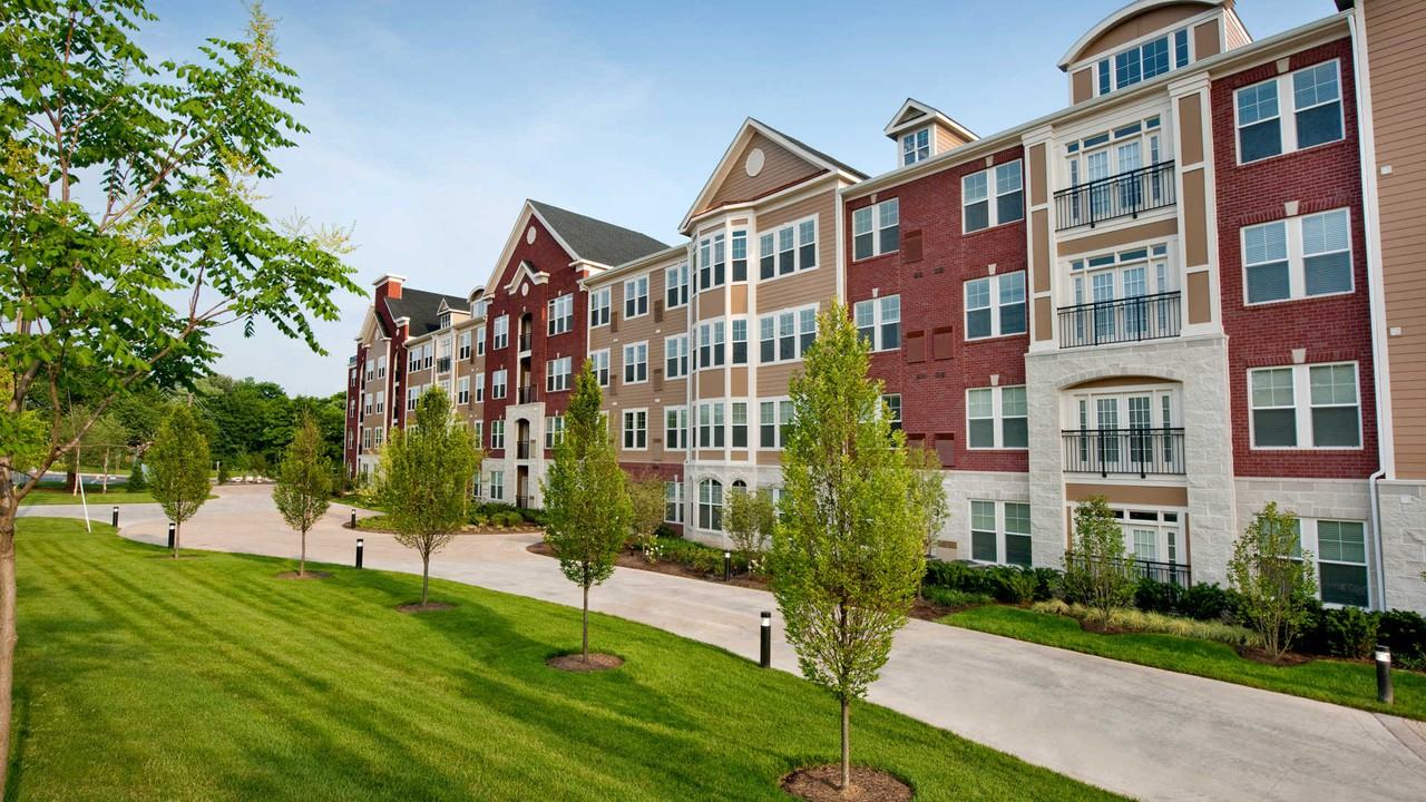 Westchester Rockville Station - Photo 7 of 44