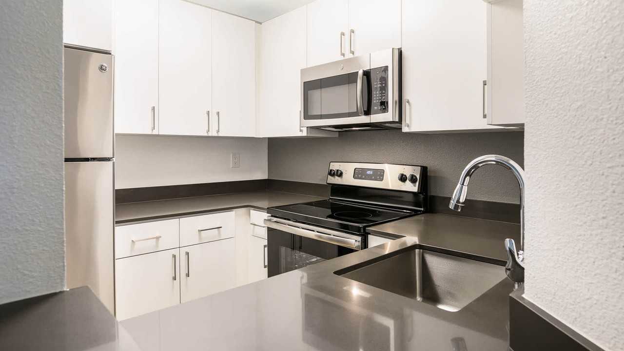 Prado - Photo 6 of 55