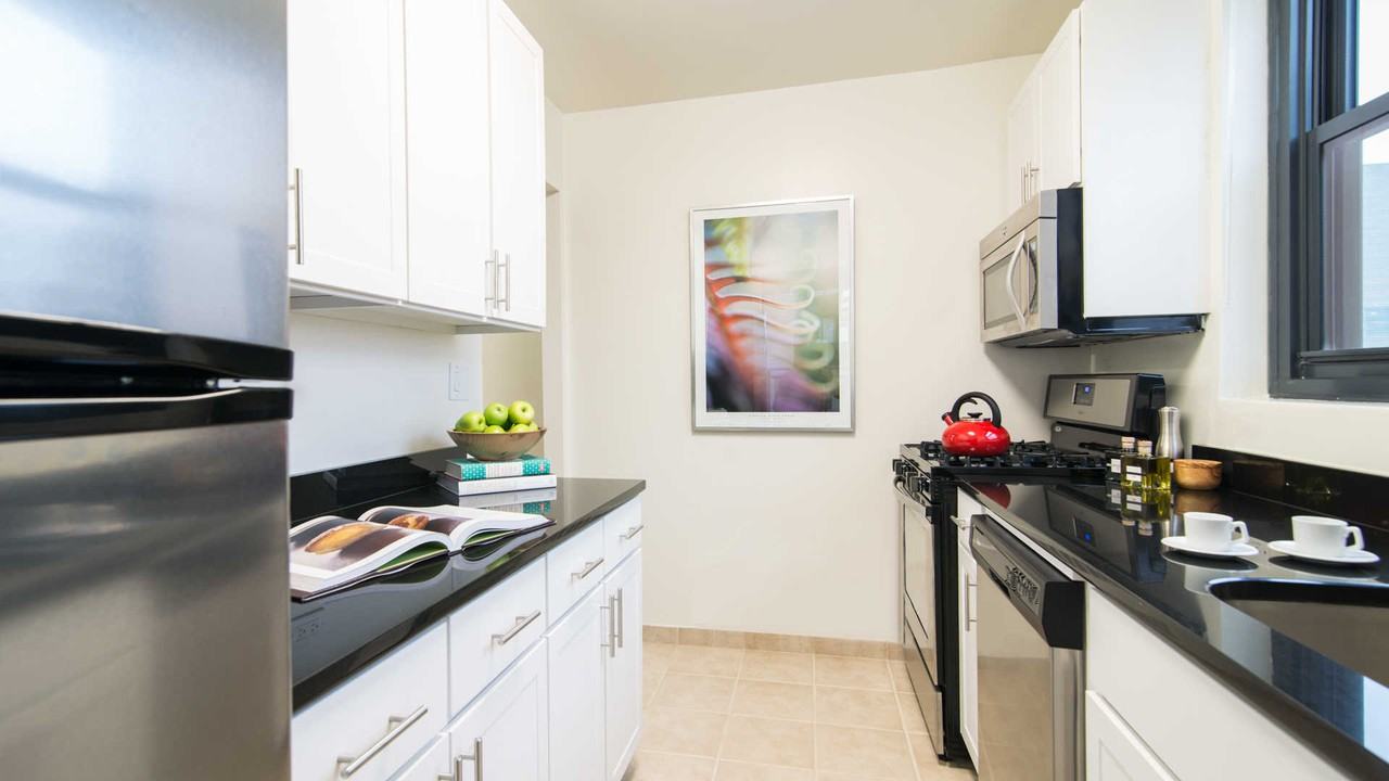 Murray Hill Tower - Photo 7 of 51