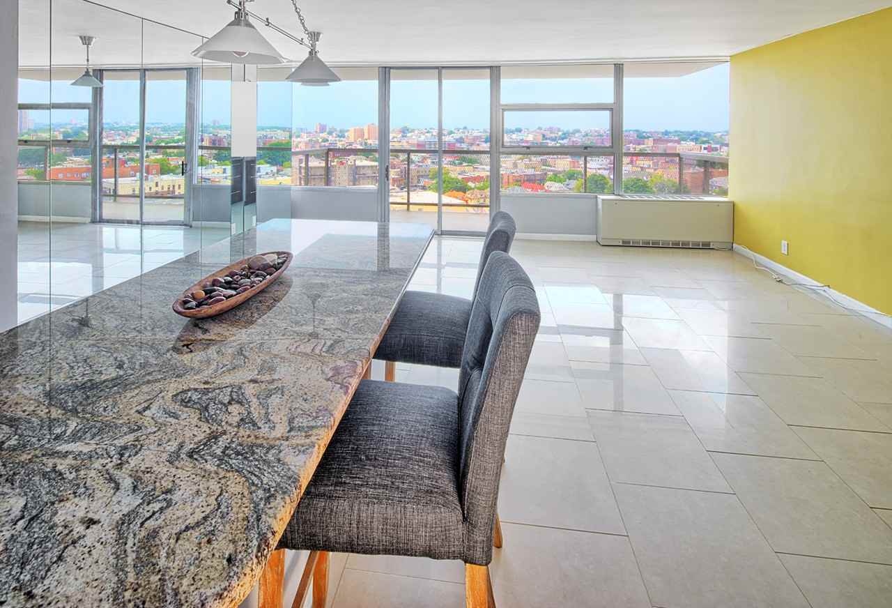 6050 Boulevard East #18F