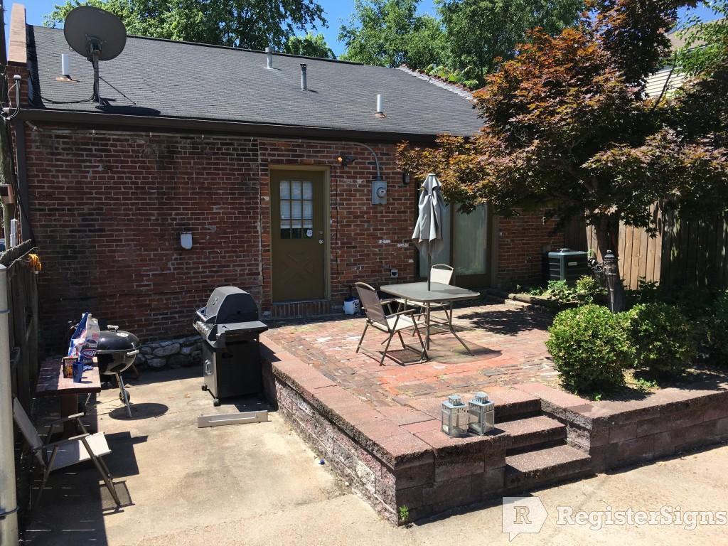 1015 Geyer Ave - Photo 2 of 10