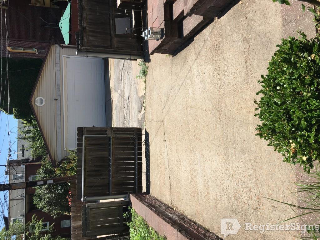 1015 Geyer Ave - Photo 3 of 10