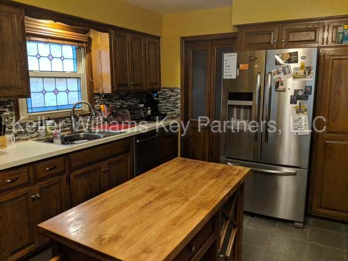 9102 W 81st Terrace - Photo 3 of 10