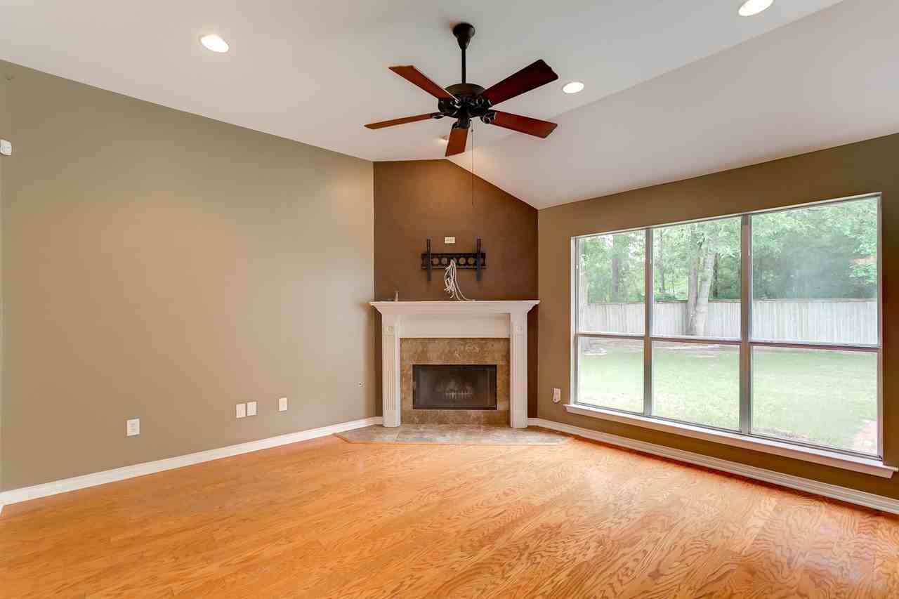 118 Lazy Creek Dr - Photo 3 of 16