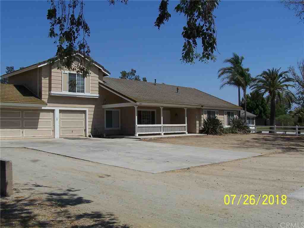 1831 Cherokee Ave - Photo 2 of 17