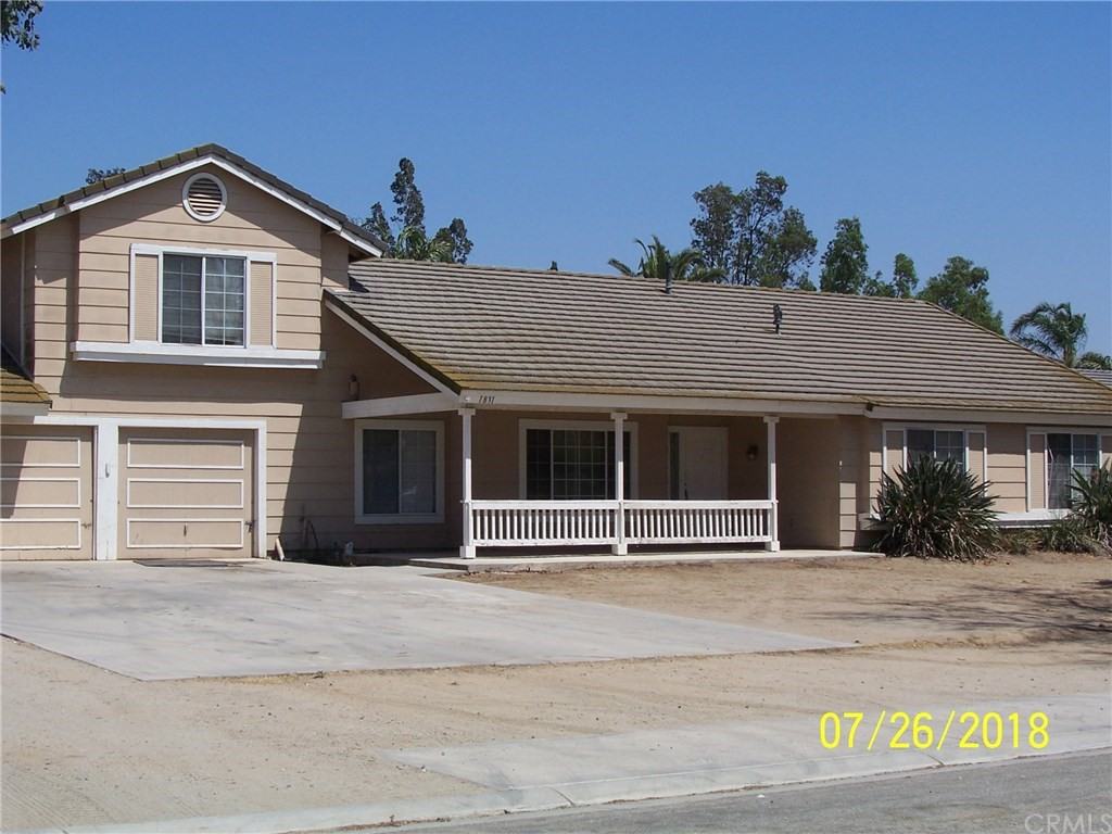 1831 Cherokee Ave - Photo 3 of 17