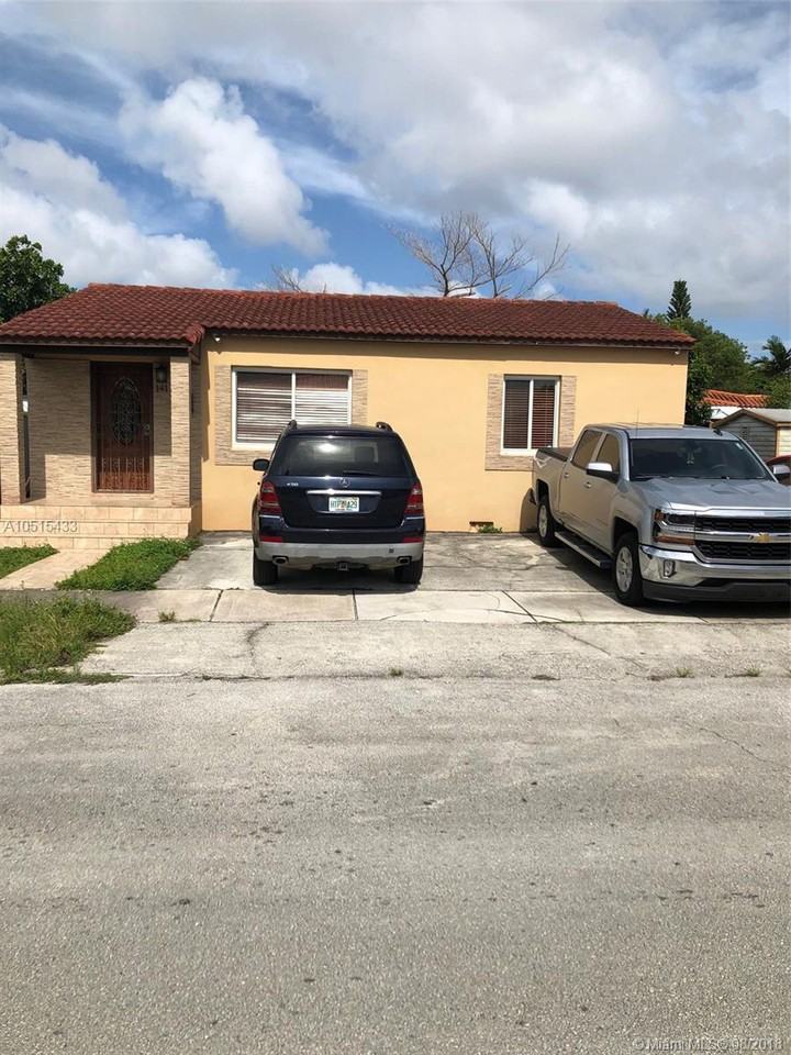 141 SW 33rd Ave - Photo 2 of 8