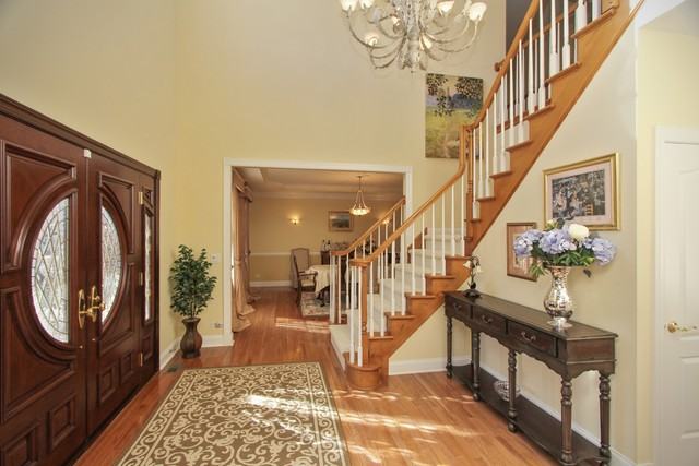 4864 Pond View Ct - Photo 2 of 26