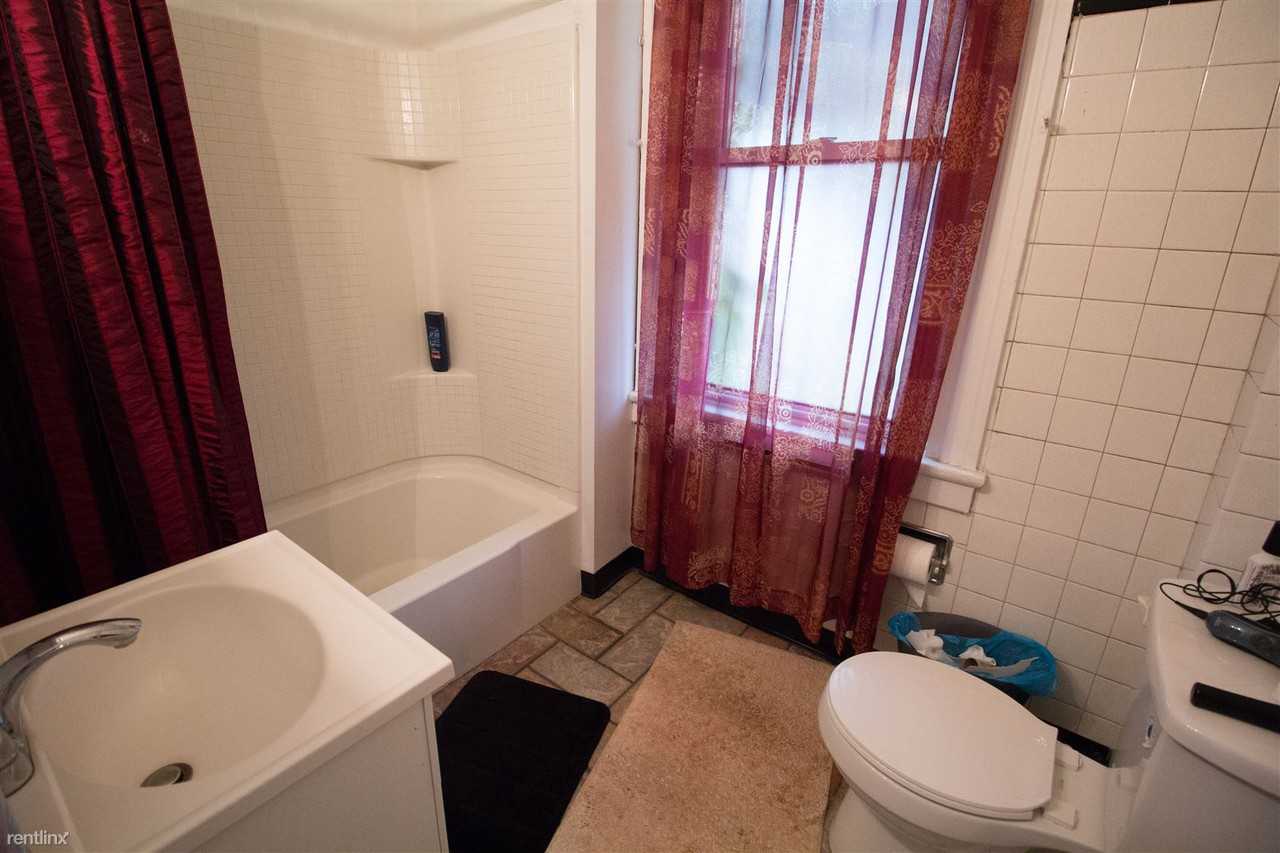 1711 Forbes Ave - Photo 3 of 8