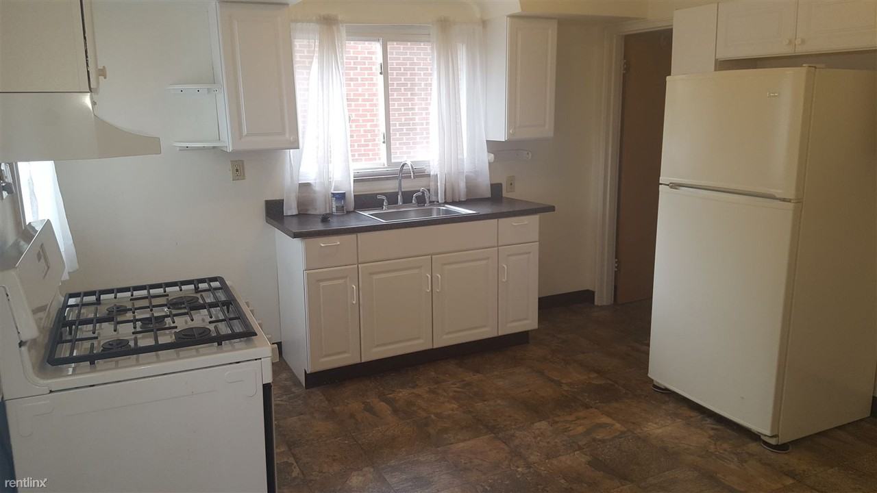 334 E Pike St - Photo 3 of 9