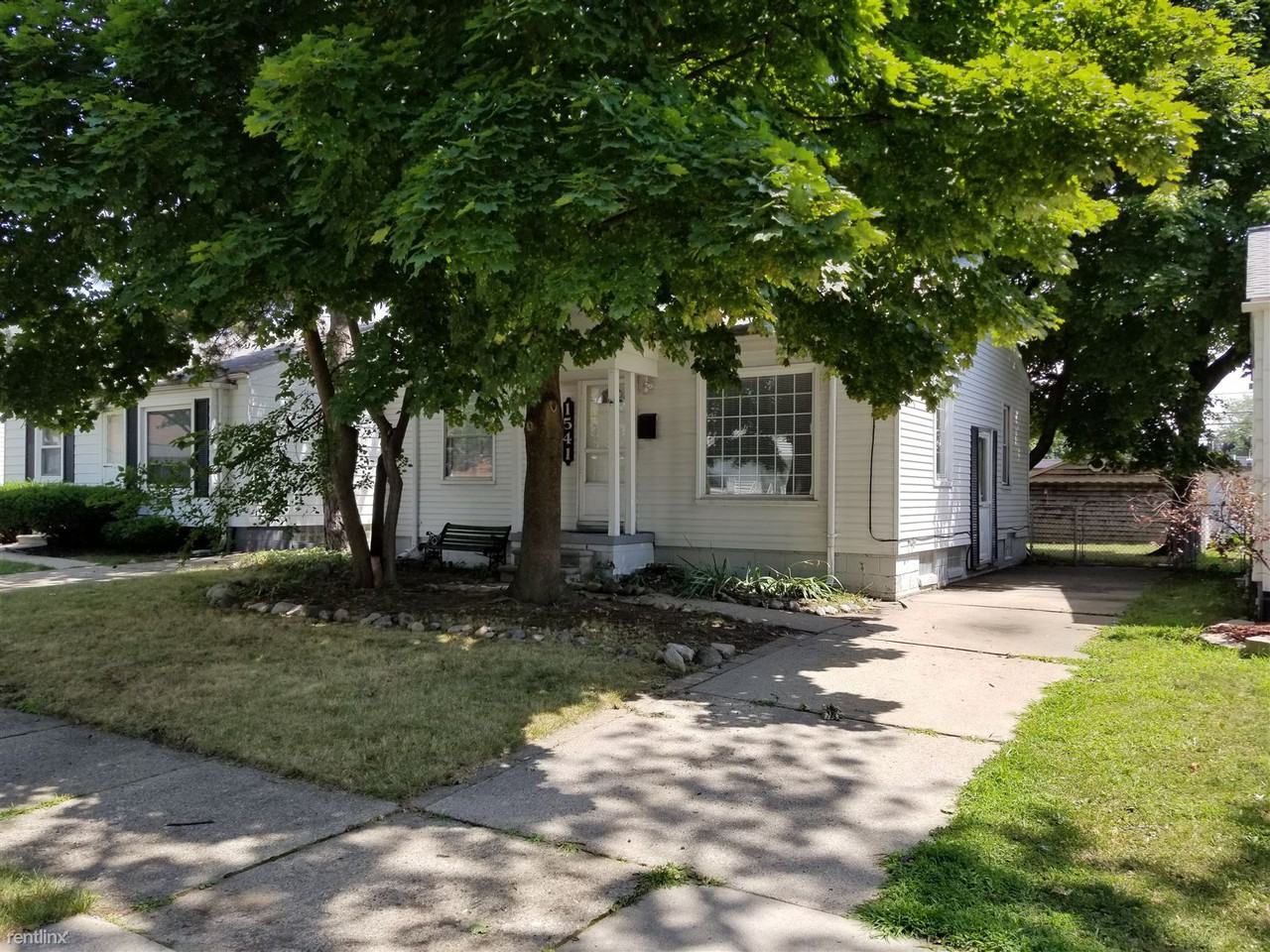 1541 Academy St - Photo 2 of 23