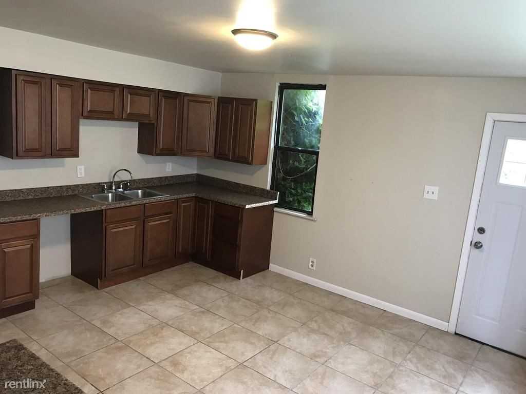 116 Rochelle St - Photo 2 of 6