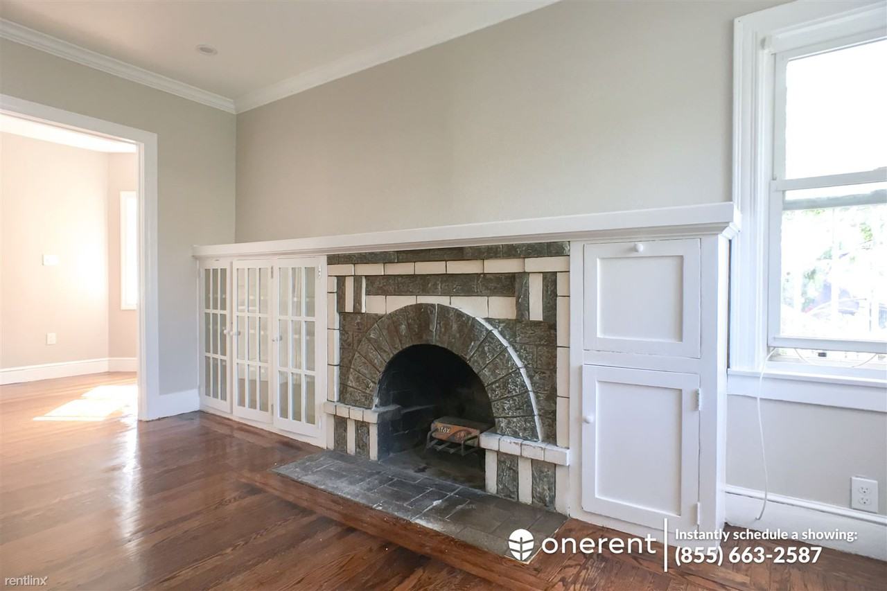 7406 Hillside St - Photo 3 of 11