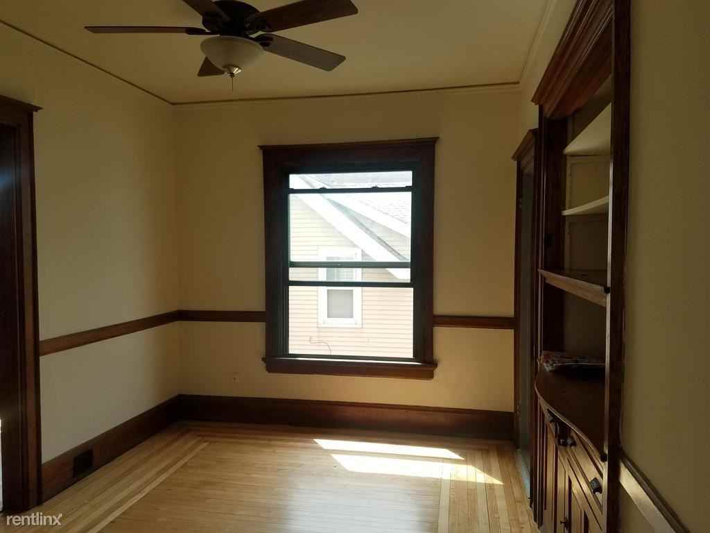 2613 N Oakland Ave - Photo 3 of 24