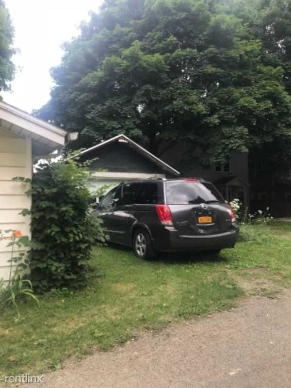 13 Kipp St - Photo 3 of 5