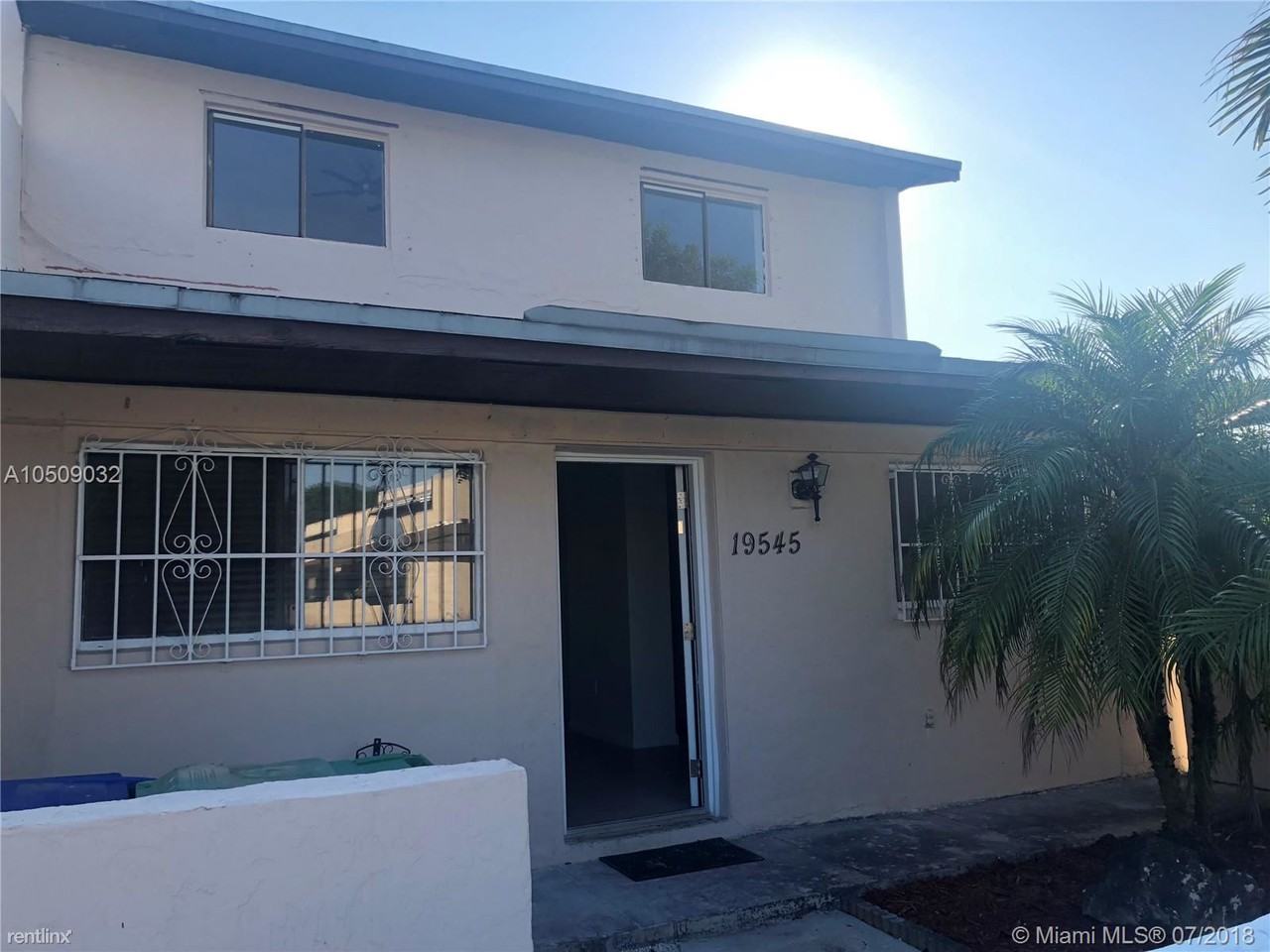 19545 NW 55th Cir Pl - Photo 2 of 3