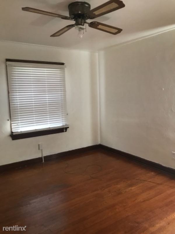 6708 Myron Ave - Photo 3 of 9