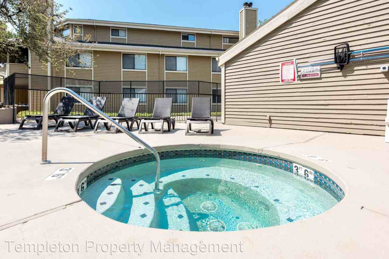 9840 SE Talbert Street - Photo 3 of 50