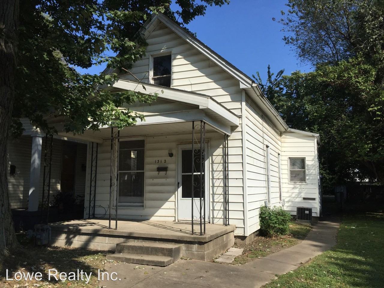 1312 E Walnut St - Photo 2 of 10