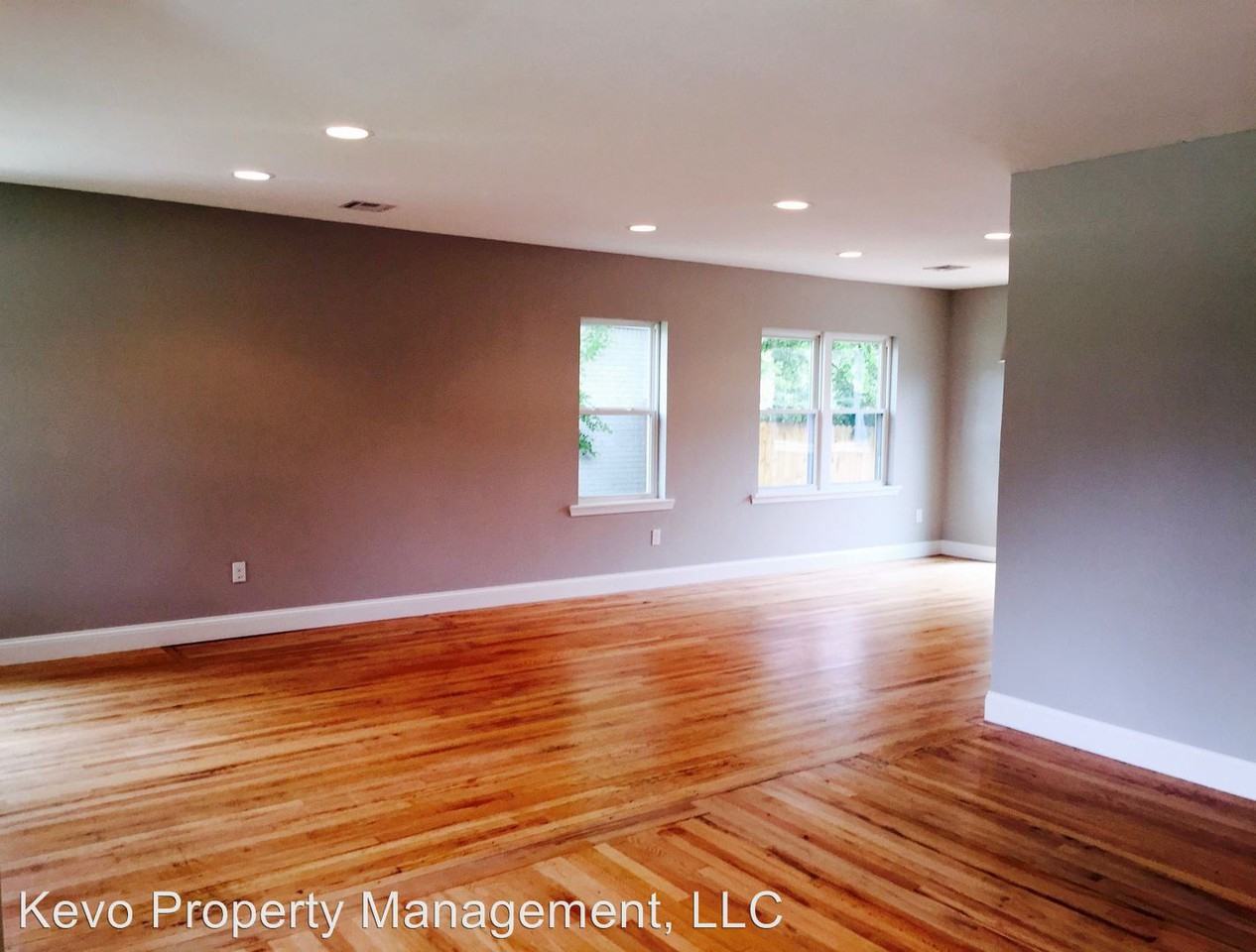 2601 NW 35th St - Photo 2 of 21