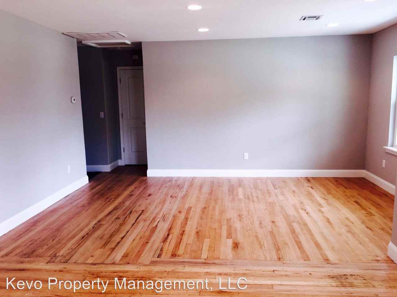 2601 NW 35th St - Photo 3 of 21