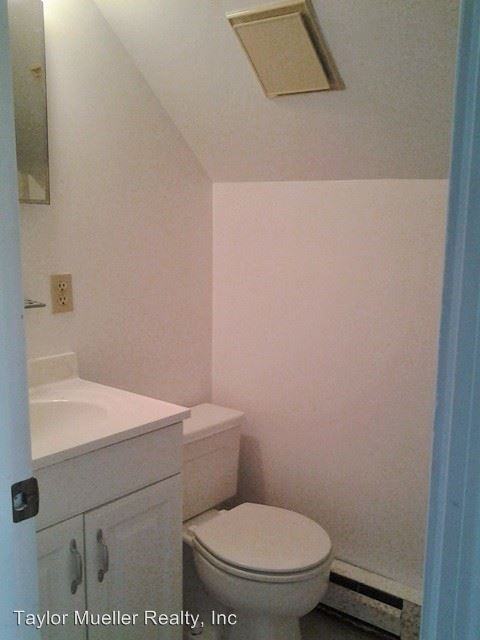 141 Webb St - Photo 3 of 10