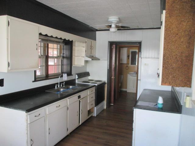 108 Lafayette Rd - Photo 2 of 12