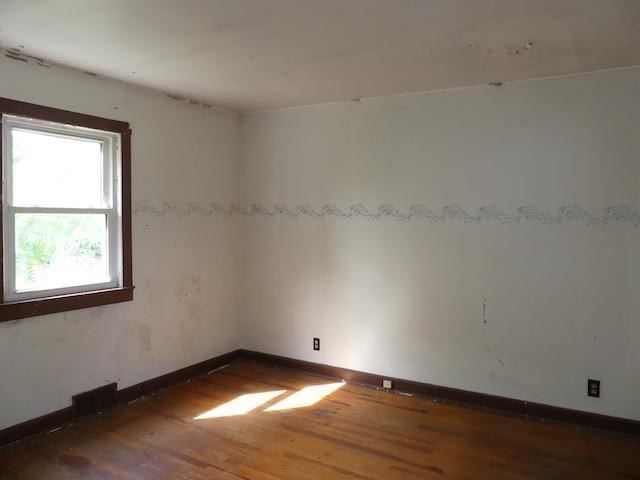 126 Fairview Dr - Photo 2 of 11