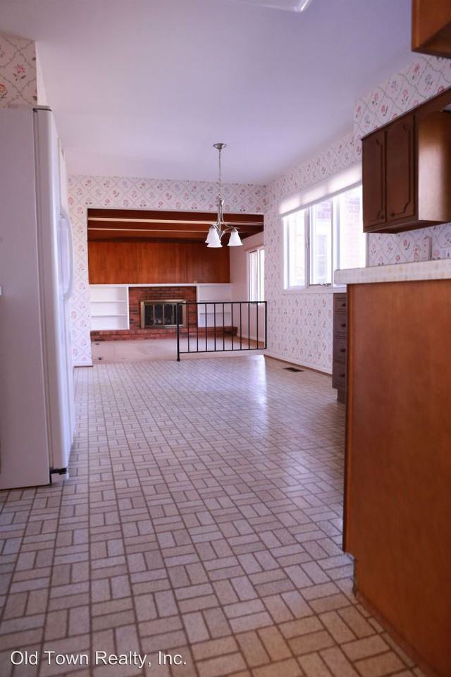 2059 Ascot Rd - Photo 3 of 13