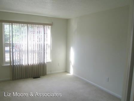 682 Windbrook Cir - Photo 3 of 10