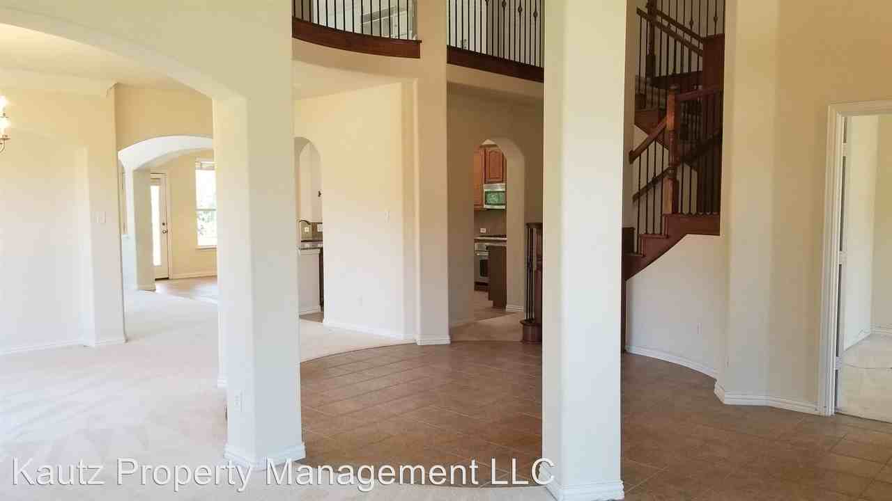 2704 Vintage Dr - Photo 3 of 26