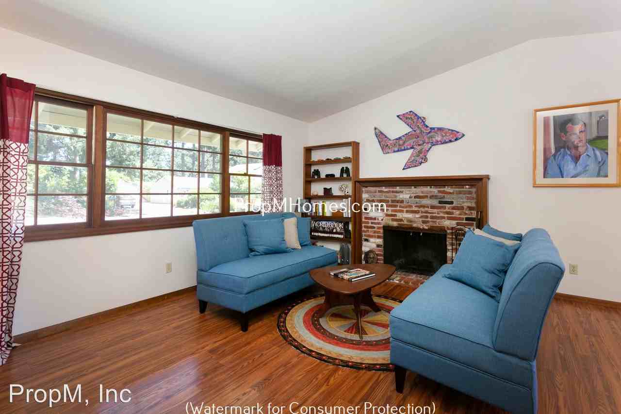 2296 Valley View Dr - Photo 2 of 39