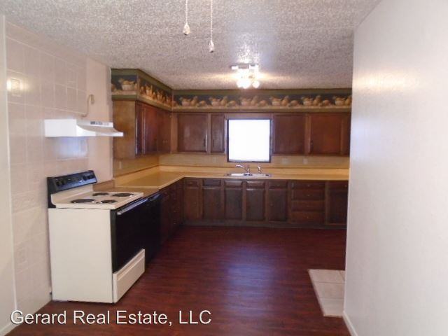 417 Oscar St - Photo 3 of 14