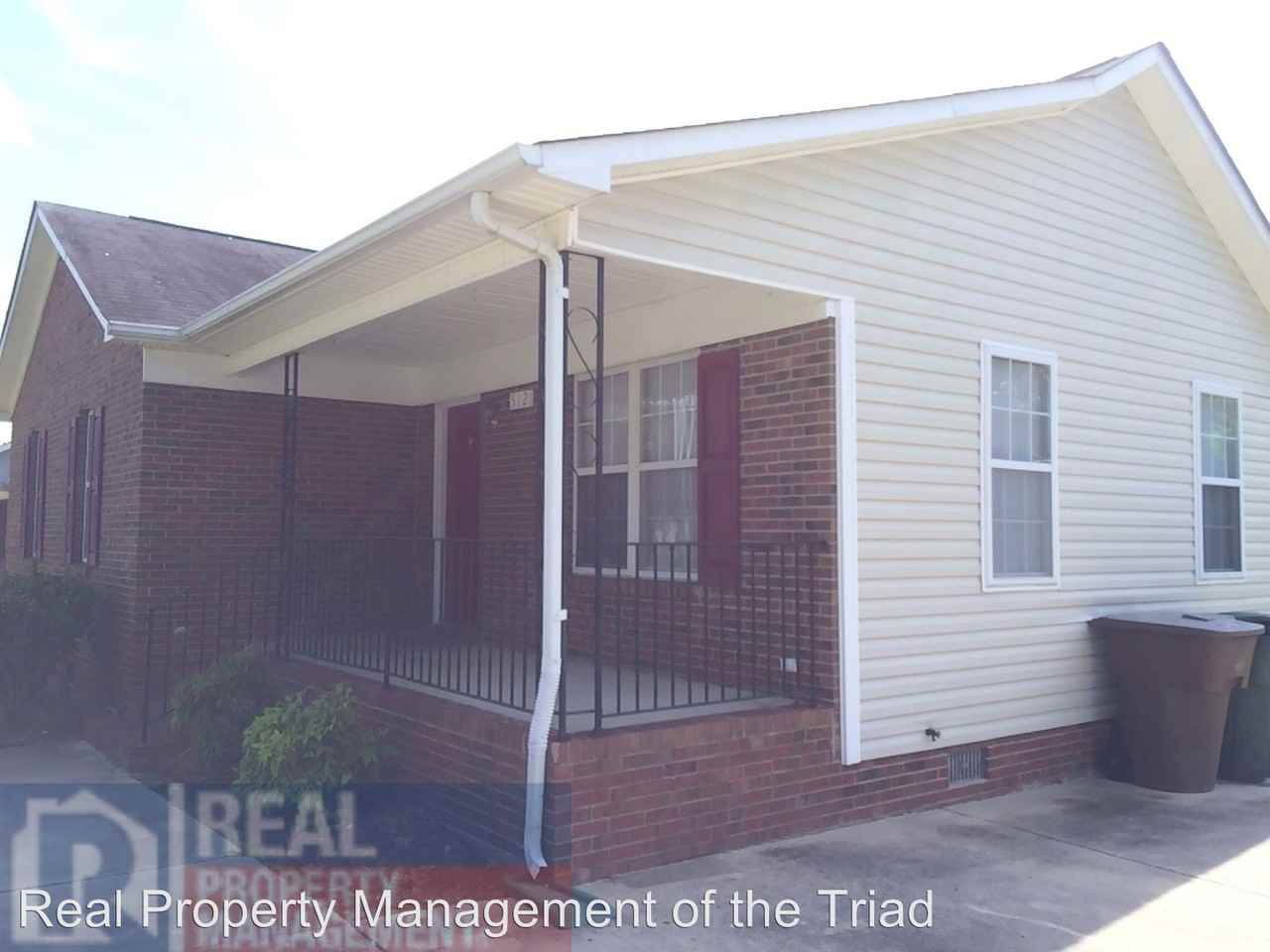 512 Abington Dr - Photo 2 of 5