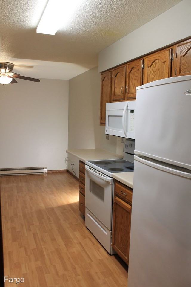 2308 18th St S #J - Photo 3 of 13
