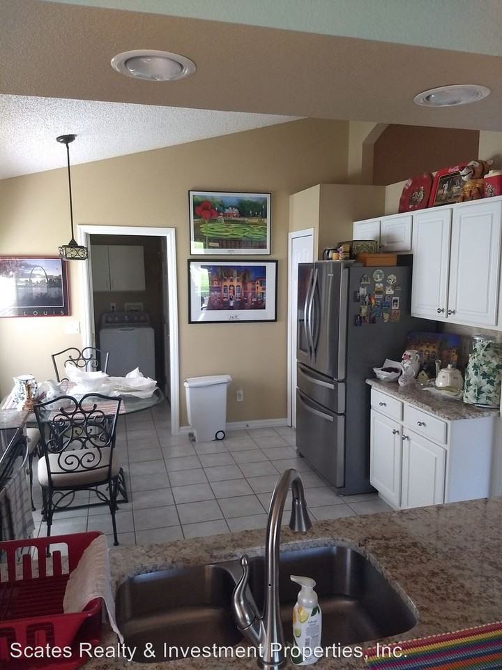 3724 Eversholt St - Photo 2 of 13