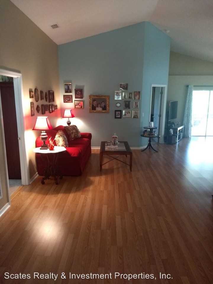 3724 Eversholt St - Photo 3 of 13