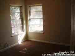 4715 Lakewood Dr - Photo 3 of 5